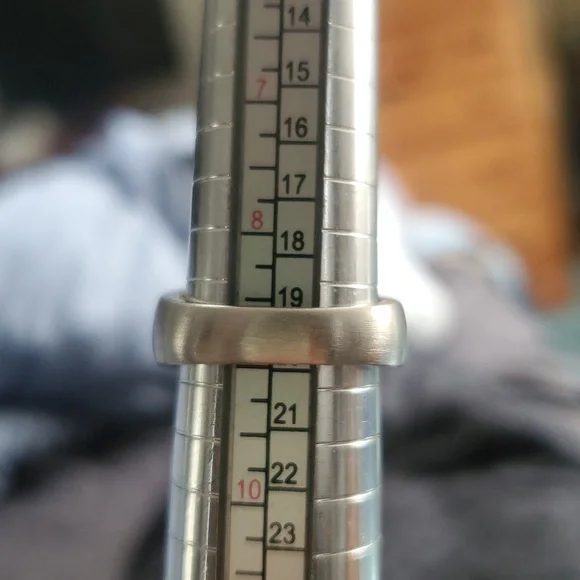 Alexander McQueen Ring - Picture 6 of 7